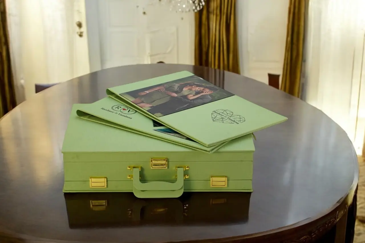 wedding album by click n capture